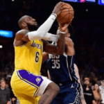 NBA: Pelicans down Lakers as LeBron James moves 36 points from scoring record; Curry hurt in Warriors win